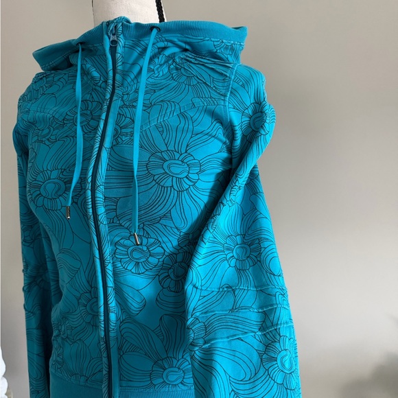 lululemon athletica Blue Floral Hoodie - Picture 6 of 9